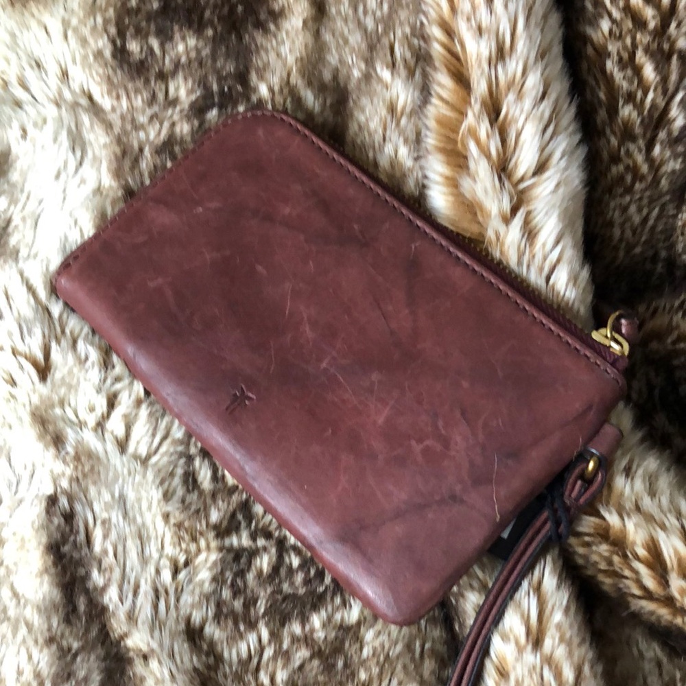NWOT Frye Rustic Burgundy Leather Wristlet - Picture 4 of 10